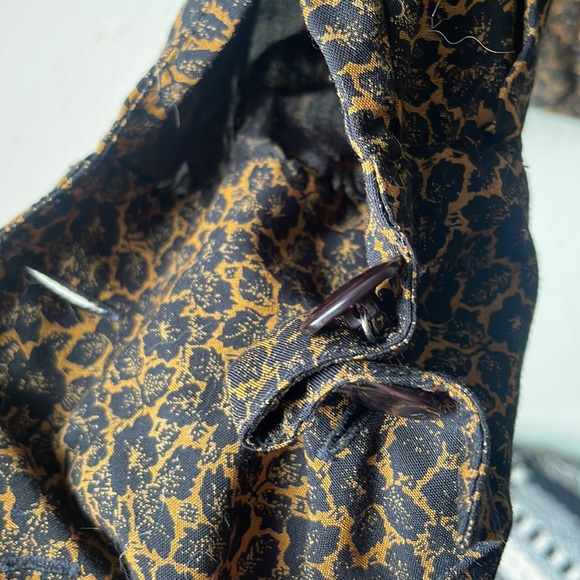 Vintage rayon brown black floral printed double breasted button blouse - Picture 6 of 8